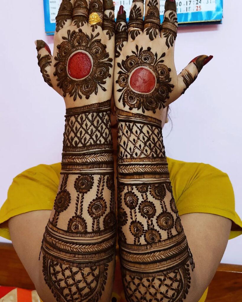 Mehndi Design in Full-Hand