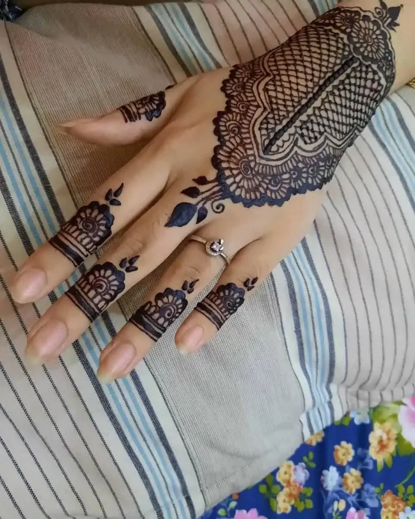 Mehndi Designs Fingers Simple