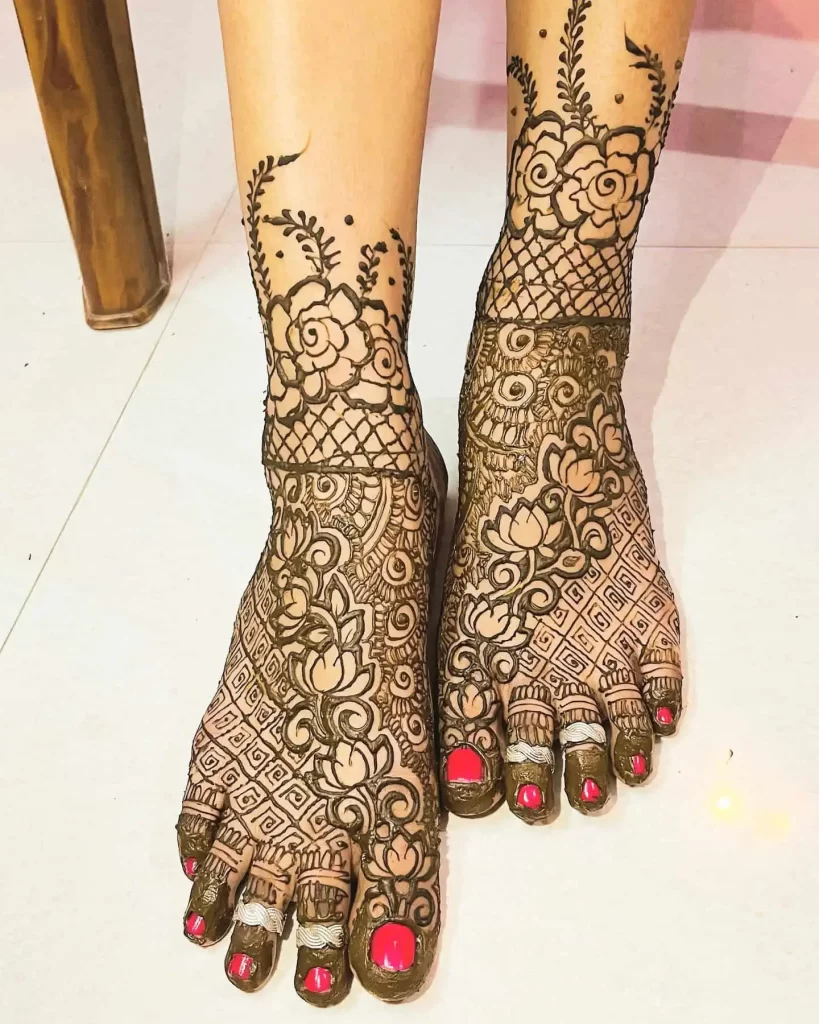 Bridal Stylish Foot Mehndi Design 