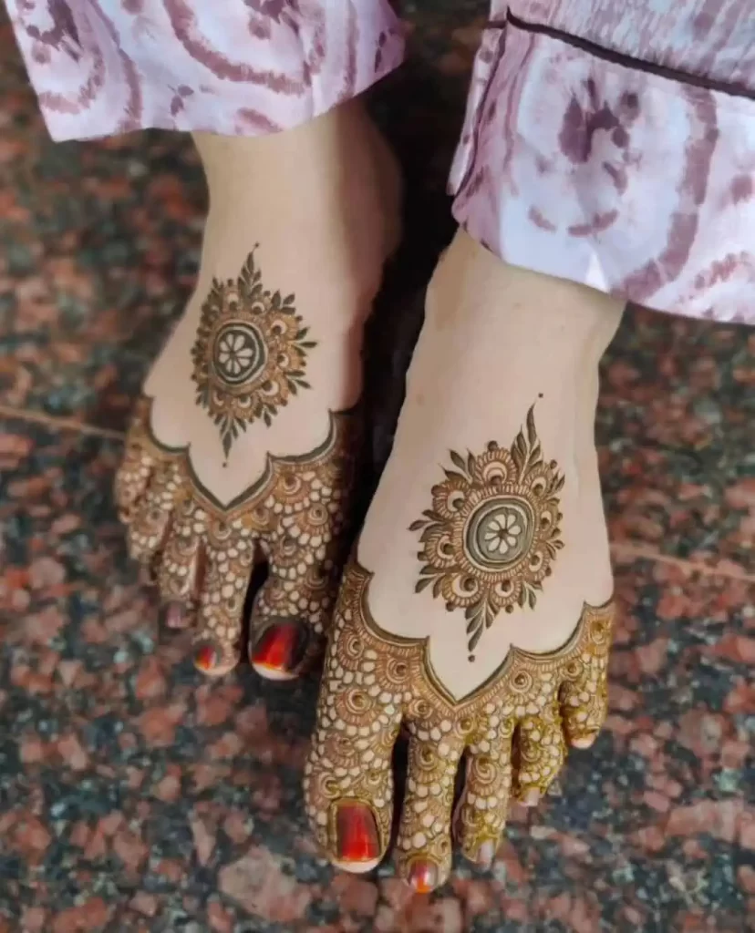 Circle Mehndi Designs for Foot